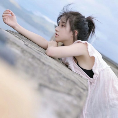 小脸头像网更新8张清纯干净女生露脸真人头像