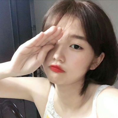 8张真人短发女生头像 高清日常短发少女头像素材