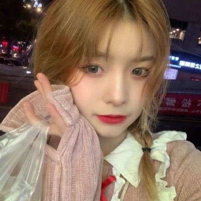 款清纯气质女生唯美头像 共10张