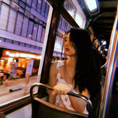 18张高清真人女生微信头像 质感拉满直接用