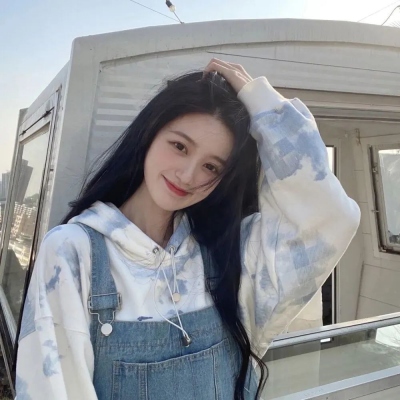 超火高颜值女生正脸头像 14张合集