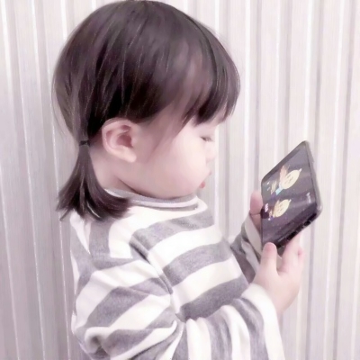 17张女生搞怪萌娃微信头像合集