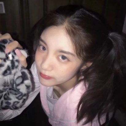 36张高清御姐风颓废女头像 自带高冷社会气质