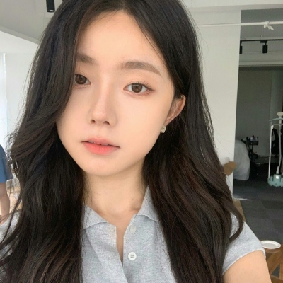 12张真人女生头像美图合集|小脸头像网更新