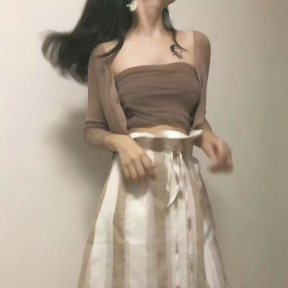18张高清森系复古部位女头 氛围感拉满的女生头像合集