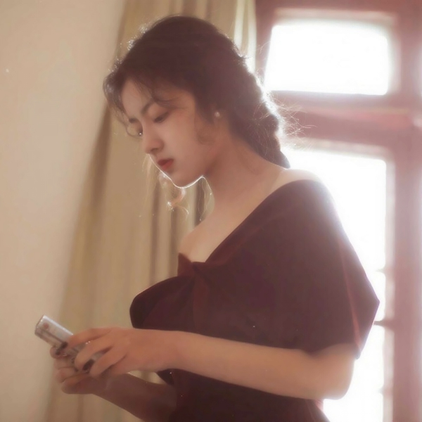 28张女生QQ气质魅力头像 展现不一样的时尚氛围感