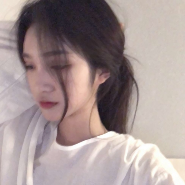 32张好看的现实长发御姐头像 适合玩网用的优质女生头像