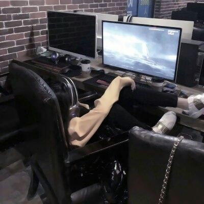 女生霸气社会QQ头像！19张高清拽酷女生头像合集