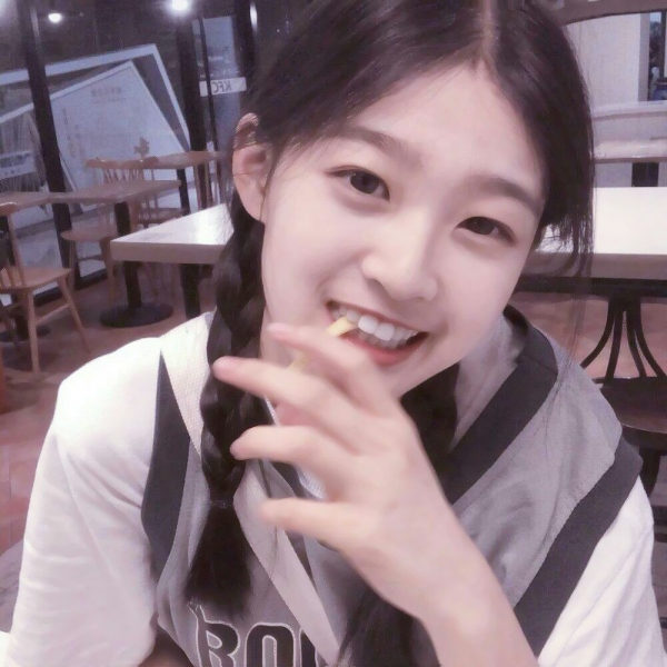 双人真人闺蜜头像 28张高清一人一张好看的同性闺蜜头像