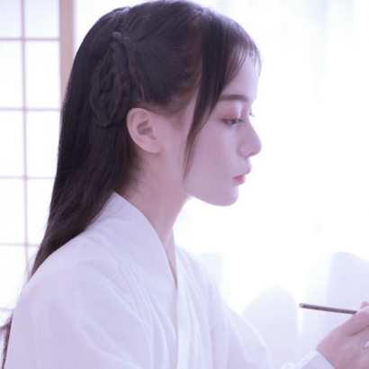 20款干净简约风女生微信头像 清爽大方又时尚