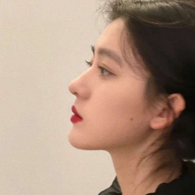 高清酷飒女生头像合集 共20张