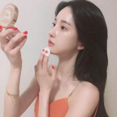 13张高清女生侧脸头像合集