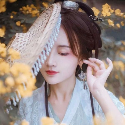 16张高清清新古风真人女生头像，氛围感拉满直接拿捏