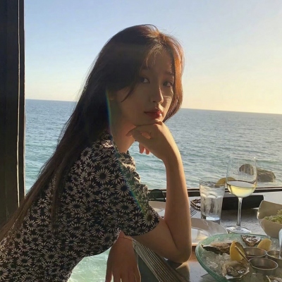 款清纯气质女生唯美头像 共10张