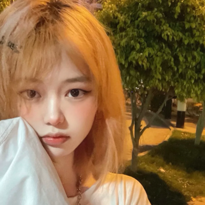 ins风格真人小姐姐头像合集 10张不同风格任你选