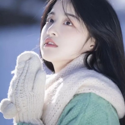 8张氛围感拉满的露脸小清新女生头像合集