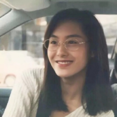 10张复古港风女生头像 高清好看的老派氛围感头像