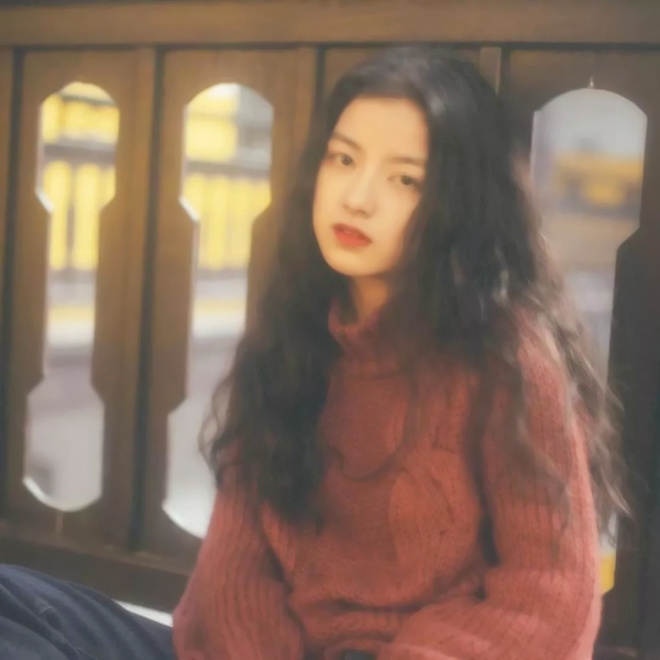 20张超高清微信头像！氛围感拉满的唯美欧美风女生头像