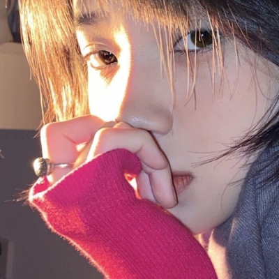 女生正脸清晰真人漂亮头像合集（20张）