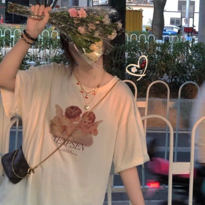 15张治愈感拉满的捧花女孩清新头像｜女生头像合集