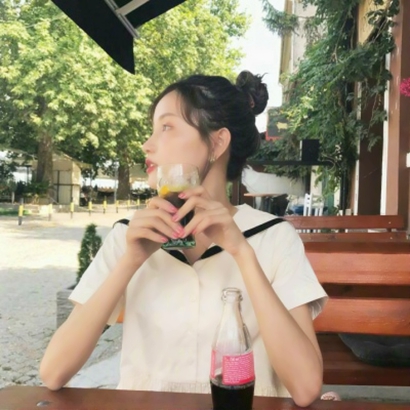 女生闺蜜头像一人一张 31张高清一左一右配对头像合集