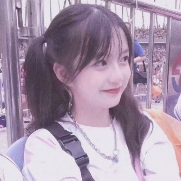 19张超清好看的女生唯美真人头像合集