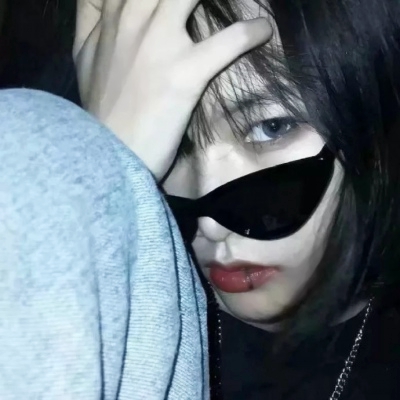 20张超酷个性原宿风QQ女生头像，高清图直接存