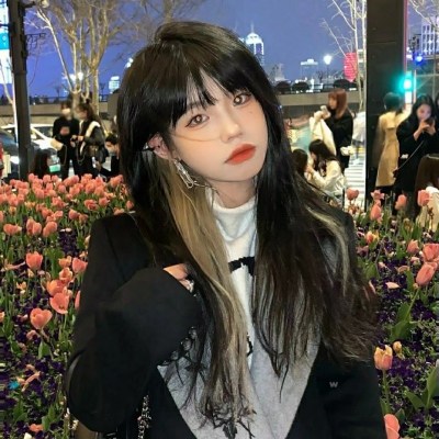 8张甜妹名媛风女生头像，氛围感拉满