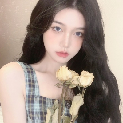 气质干净感拉满的女生头像合集，共16张