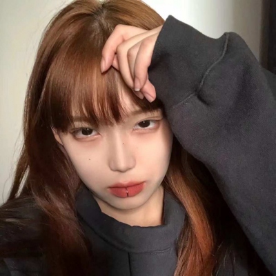 最新高清女生微信头像来了，共9张精选图