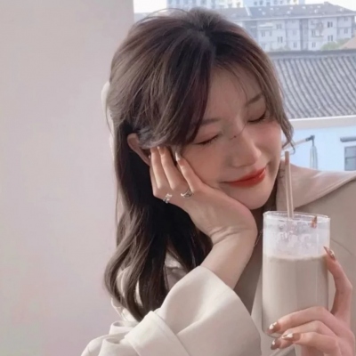 适合网恋用的真人女生网图头像合集（13张）