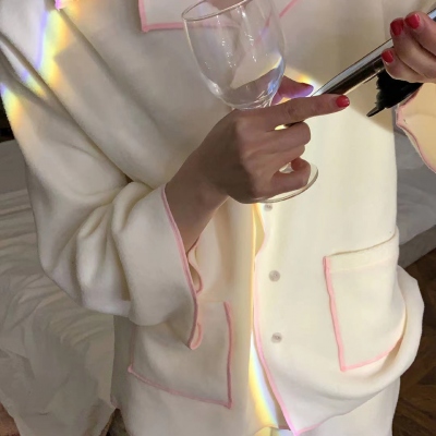 超火的酷飒女生真人头像 共8张