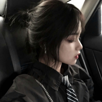 30张高冷感女生侧脸QQ头像 好看又出片