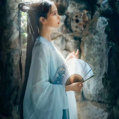 古风高清女生真人古风头像合集 共16张古风美人头像