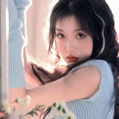 9张超好看的女生真人唯美QQ头像合集