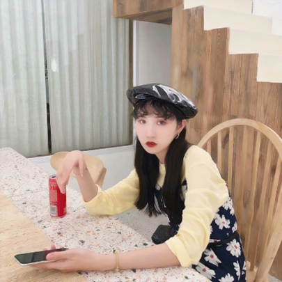 26张高清高冷戴帽女生头像合集