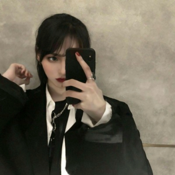 12张超飒高冷女生头像 霸气冷酷感拉满