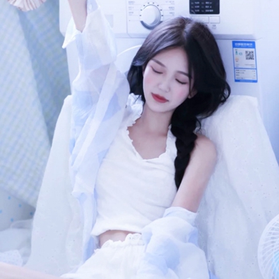 24张高清清纯款微商女头像 适合做微信头像的女生素材