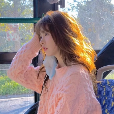 全网爆火的高清网红女生头像 10张合集