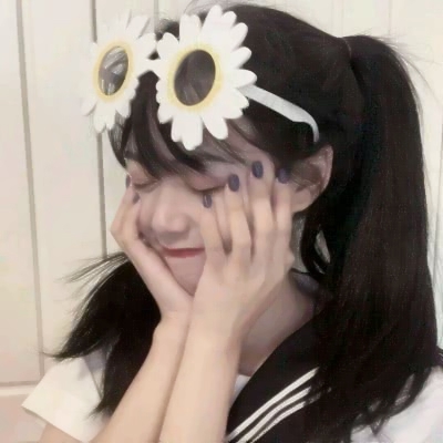 27张治愈感拉满！阳光大笑的女生高清头像合集