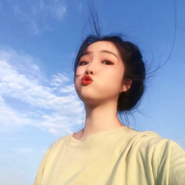 28张超高清真人可爱闺蜜头像 好看又治愈的女生头像合集