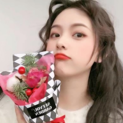 女生微信正脸头像合集！31张高清个性正脸照直接用