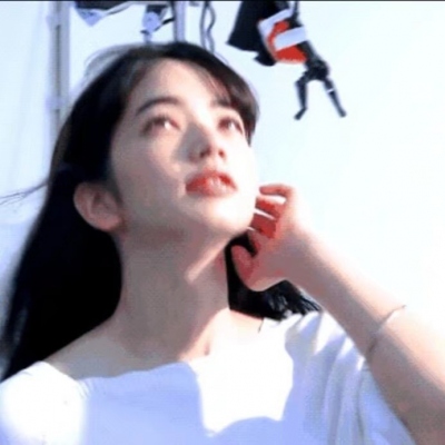 干净清纯气质女生微信头像 共9张