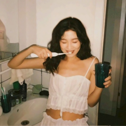 同一女生的高清头像合集！9张好看的成套女头像分享