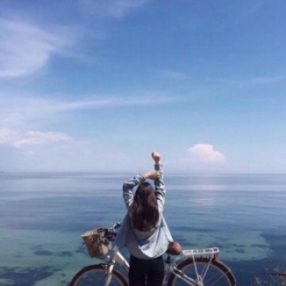 29张高清小清新女生背影头像 适合当微信头像