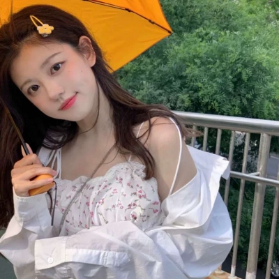 12张一眼惊艳的个性女生真人头像合集