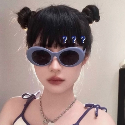 11张搞怪憨憨沙雕女生真人头像，快来存图