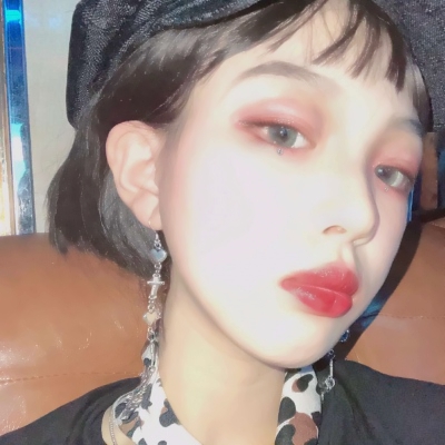 女生颜值爆表微信头像合集 12张好看的女生头像