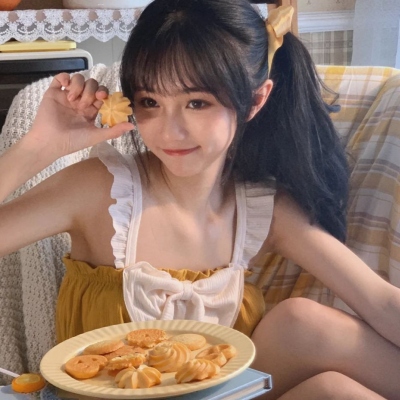 气质干净感拉满的女生头像合集，共16张