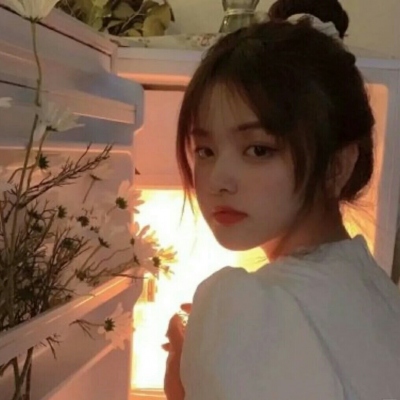 13张温柔干净的女生真人头像分享